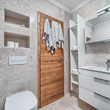 New Horizons 3* Murter